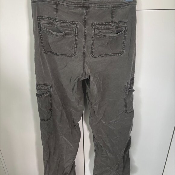 American Eagle Grey Stretchy Tie Waist Lightweight Cargo Pants Size 4 - Picture 3 of 5